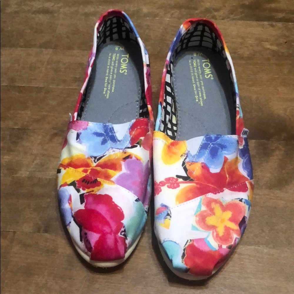 Toms floral classics